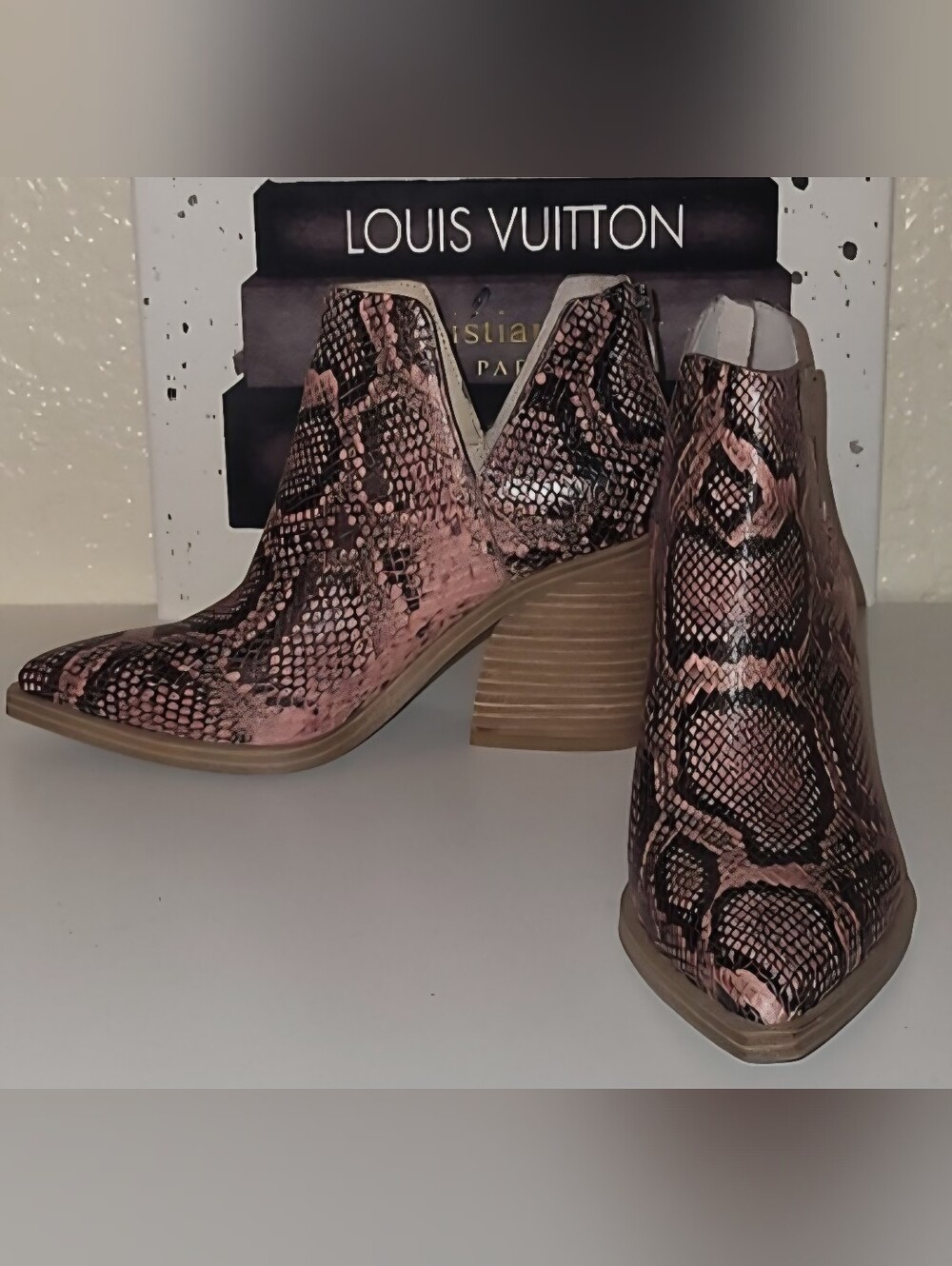 Vince Camuto Gigietta pink and black reptile print Western ankle bootie,sz7